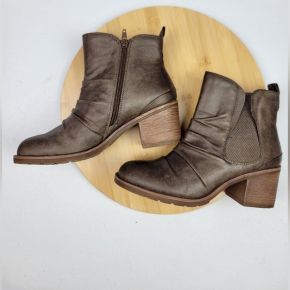 Bare Traps Womens DRENNAN Closed Toe Ankle Chelsea Boots Size 7M - Picture 12 of 14